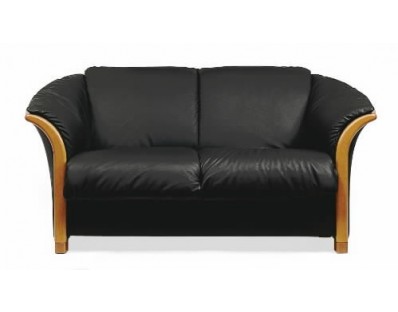 Ekornes Manhattan Loveseat - Quick Ship Colors